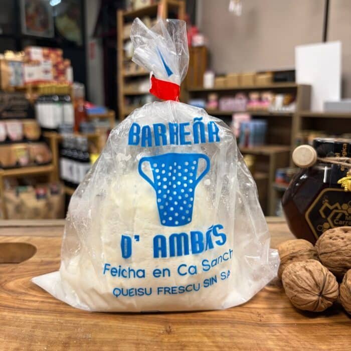 Queso fresco Barreña d'Ambás sin sal de Ca Sanchu en su bolsa