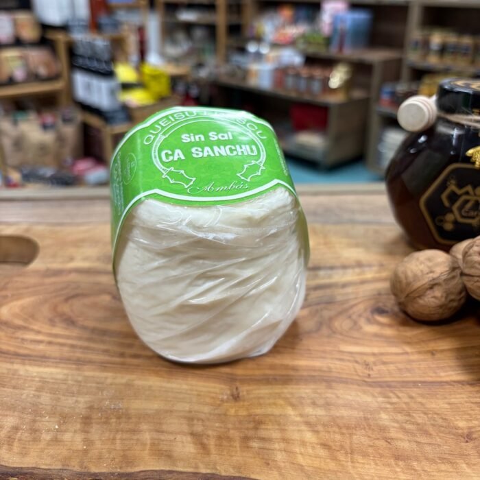 Queso fresco sin sal de Quesería Ca Sanchu, Ambás, con su faja verde
