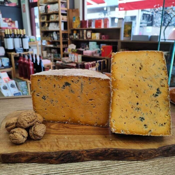 queso-de-pria-3-leches-rojo-entero